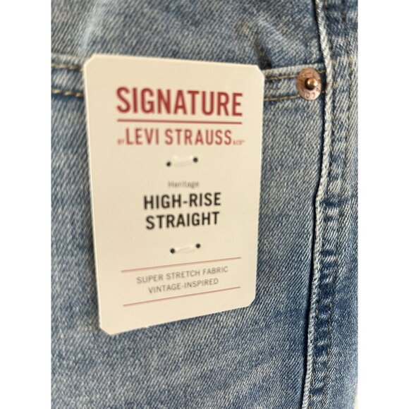 NWT Signature Levis Women's Heritage High Rise Straight Jeans Raw Hem 4/27 light - Picture 6 of 6